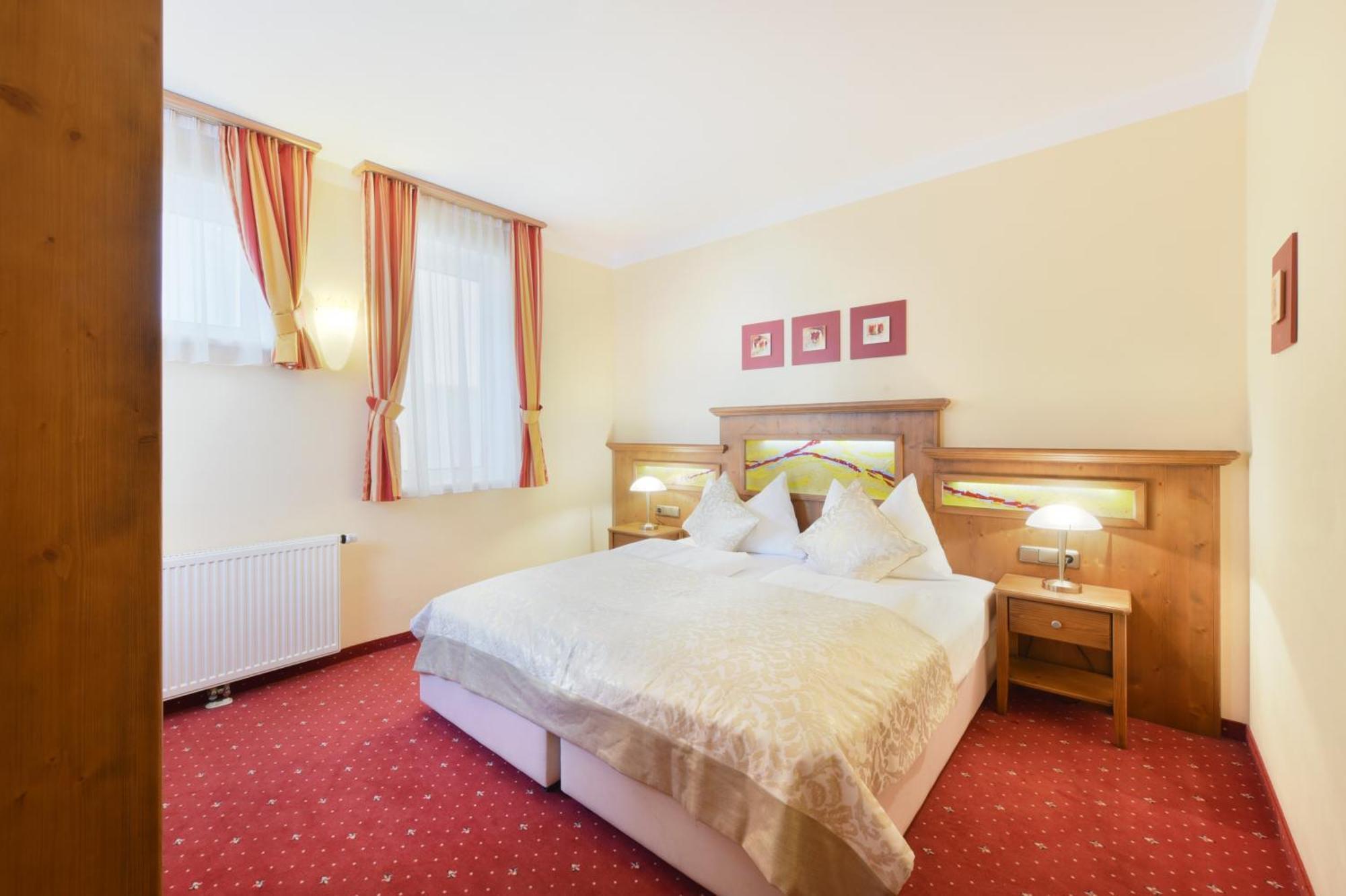 Cella Central Historic Boutique Hotel Zell am See Quarto foto